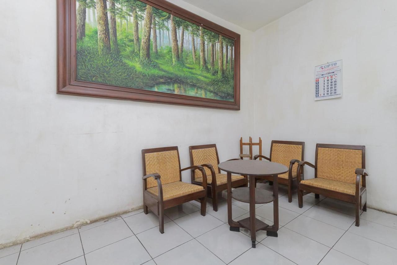 Reddoorz Near Stasiun Malang Kota Lama 2 Екстериор снимка